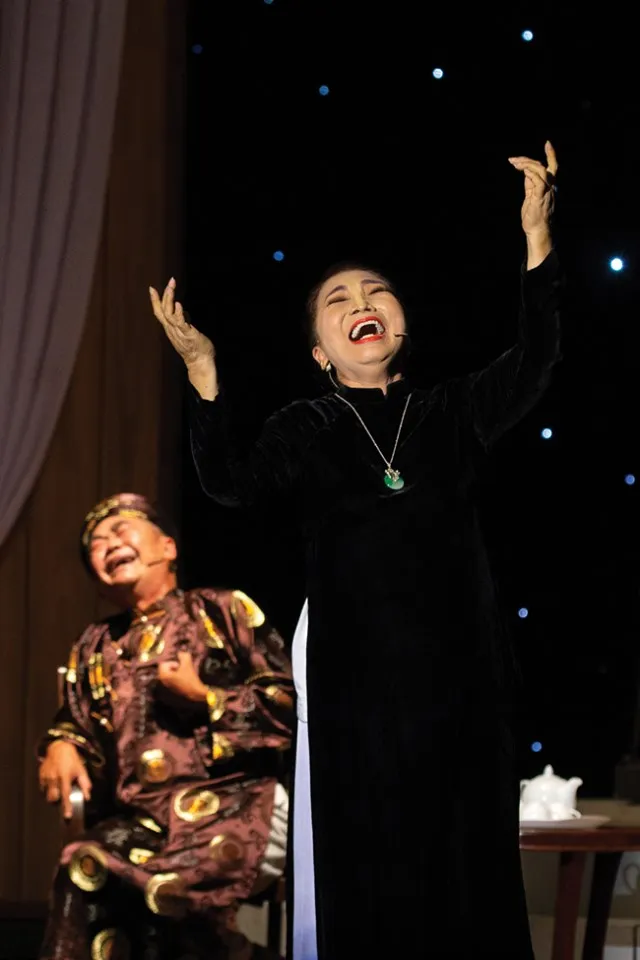 "Cai luong - Hundred years of origin" - The youth's respect for the traditional art ảnh 2