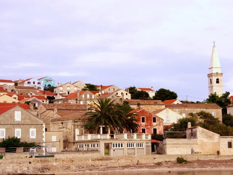 27. Croatia: 13.9% of children with parents in the bottom half ended up in the top quarter.