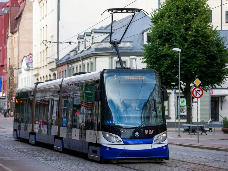 28. Latvia: 13.3% of children with parents in the bottom half ended up in the top quarter.