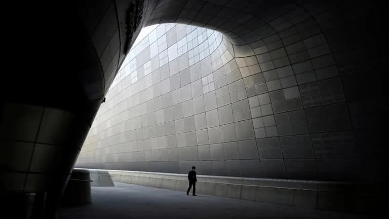 Asia's borders, business and trade reshaped by coronavirus ảnh 8