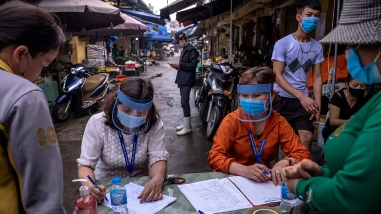 Vietnam must turn coronavirus success into economic growth ảnh 1