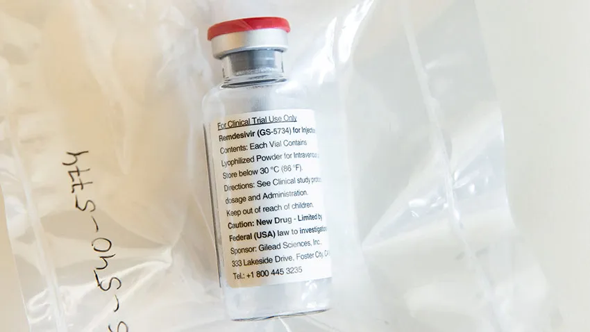 Remdesivir được phê duyệt thành thuốc điều trị Covid-19 đầu tiên của Nhật Bản