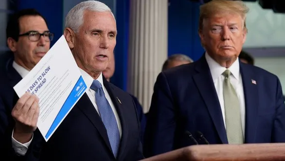 thu ky bao chi cua pho tong thong my xet nghiem duong tinh voi covid-19 hinh 1