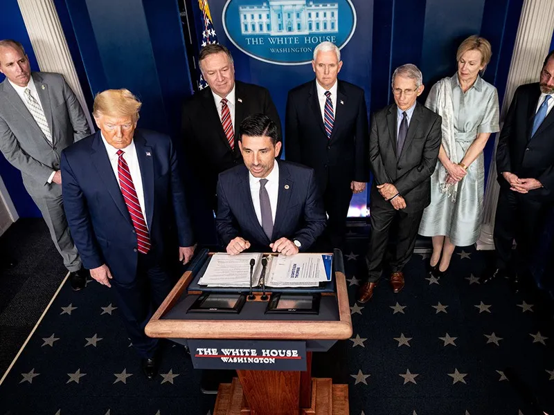 Từ virus, Mỹ tố Trung Quốc ăn cắp dữ liệu vaccine, thuốc - ảnh 1