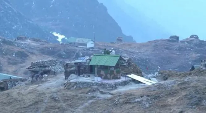 Tranh chấp Trung - Ấn nóng lên, hai bên bất ngờ tăng quân ra biên giới - ảnh 1