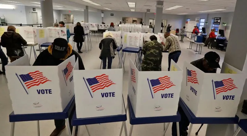 cu tri my tham gia bau cu so bo giua dich covid-19 va bat on xa hoi hinh 1