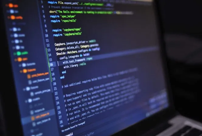 Một người Trung Quốc bị bắt giữ và buộc tội chuyển tài liệu nhạy cảm về nước