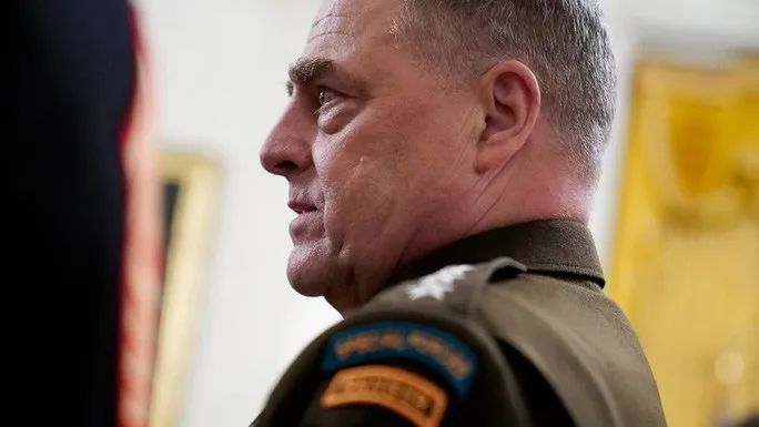 Dịch Covid-19: Tổng thống Trump “giáng đòn” đảng Dân chủ, nhiều lãnh đạo quân sự cách ly - Ảnh 2.