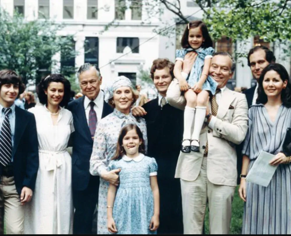 Leonard – Người đưa Estée Lauder trở thành "General Motors của ngành công nghiệp làm đẹp" ảnh 2