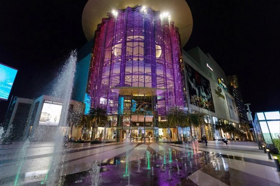 Trung t&acirc;m mua sắm Siam Paragon ở Bangkok, Th&aacute;i Lan hầu như kh&ocirc;ng c&oacute; kh&aacute;ch v&agrave;o một tối th&aacute;ng 5 - Ảnh: Bloomberg