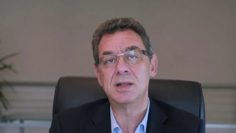 Albert Bourla cho biết Pfizer sẽ tập trung vào việc tăng cường nguồn cung vaccine trên phạm vi toàn cầu, nhằm ngăn chặn sự xuất hiện thêm của biến thể. Ảnh: NBC News.