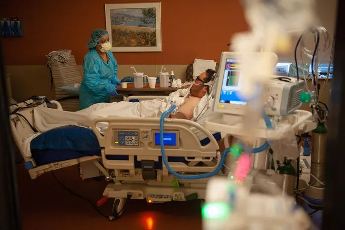 Số ca mắc Covid-19 ở Mỹ cao gấp 10 lần giới hạn để kết thúc đại dịch ảnh 1