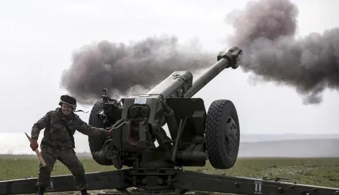 Ukraine bất ngờ tấn công dữ dội lực lượng dân quân miền Đông ảnh 4