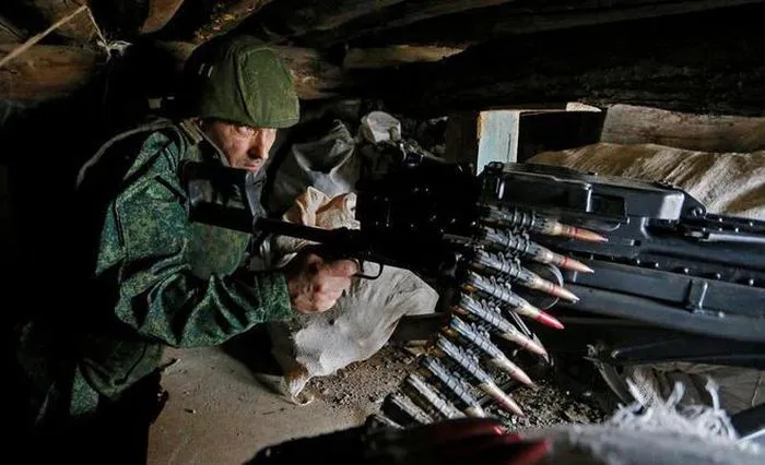 Ukraine bất ngờ tấn công dữ dội lực lượng dân quân miền Đông ảnh 11