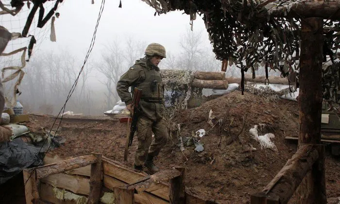 Ukraine bất ngờ tấn công dữ dội lực lượng dân quân miền Đông ảnh 6