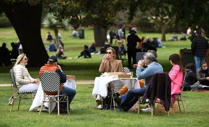 Cuộc sống bên trong thành phố bị phong tỏa lâu nhất thế giới vì COVID-19 ảnh 7