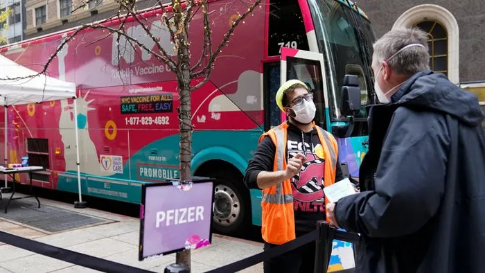 Giờ là lúc chuẩn bị cho sự xuất hiện của biến chủng mới ảnh 1