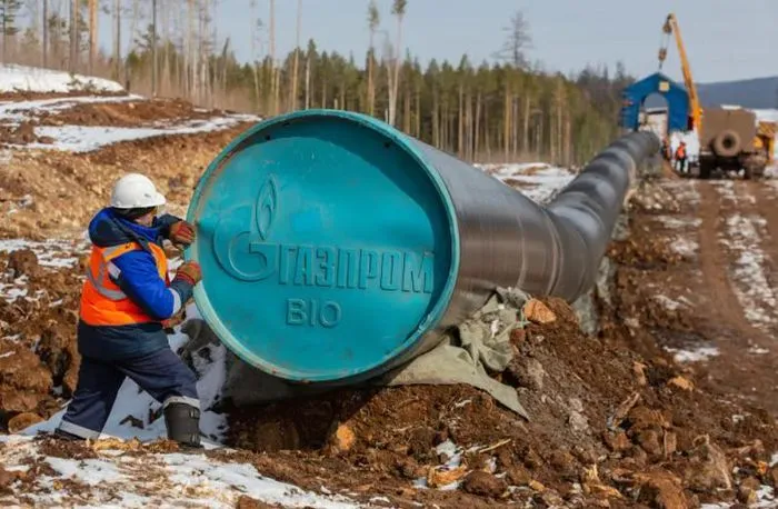 Canada áp đặt lệnh trừng phạt mới với dầu khí Nga ảnh 1