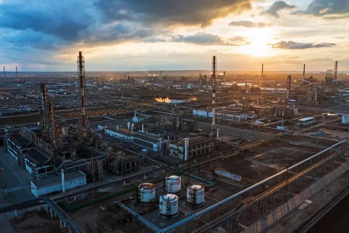 "Chính phủ của chúng tôi lo ngại về tình hình bất ổn ở Iraq, nhà cung cấp nguồn năng lượng chính của Ấn Độ, vì vậy việc mua hàng từ Liên bang Nga là rất quan trọng để duy trì việc cung cấp nguyên liệu thô".