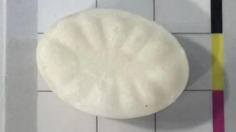 Mỗi viên kẹo pha methamphetamine có thể có giá trị lên tới 1000 đô la New Zealand (601 đô la; 468 bảng Anh)