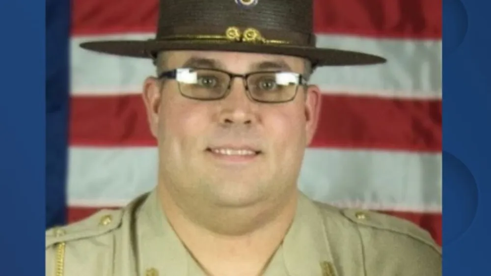 Cảnh sát trưởng Quận Lechter Mickey Stines bị buộc tội bắn và giết chết Thẩm phán Tòa án Quận Kevin Mullins. Ảnh / X / @ArtCandee