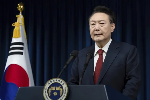 Tổng thống Hàn Quốc Yoon Suk Yeol xin lỗi về hành động của mình tại văn phòng Tổng thống ở Seoul vào thứ 7/12.
