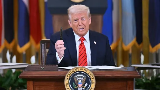 Ông Trump ký lệnh giải thể Bộ Giáo dục