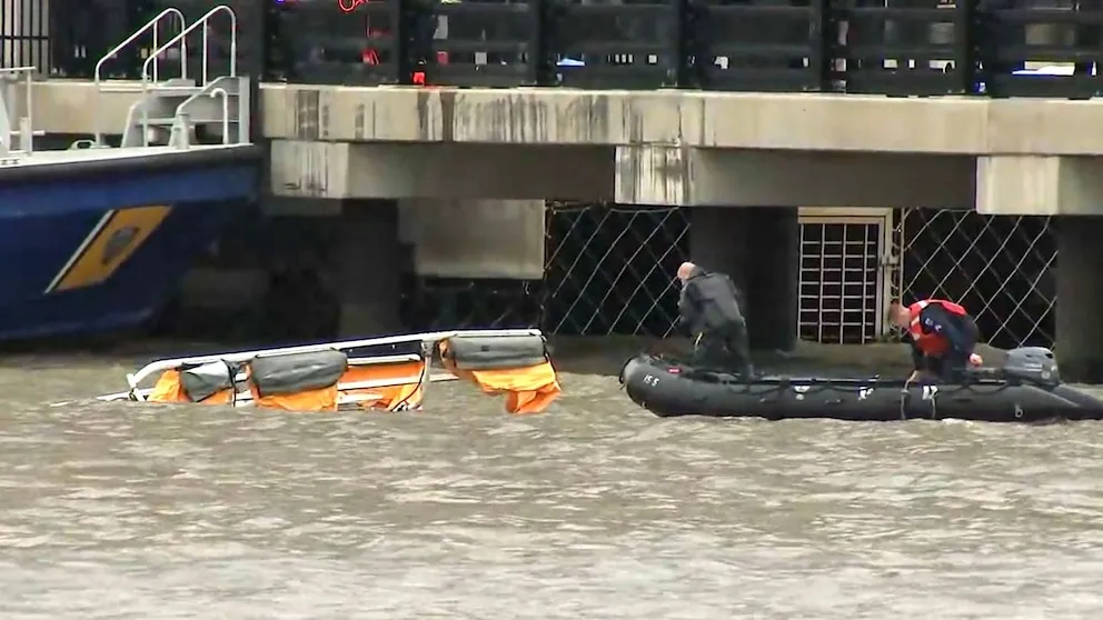 Trực thăng ngắm cảnh rơi xuống sông Hudson, 6 người thiệt mạng