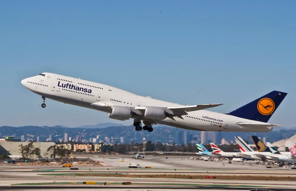 Một chiếc máy bay Boeing 747-8.