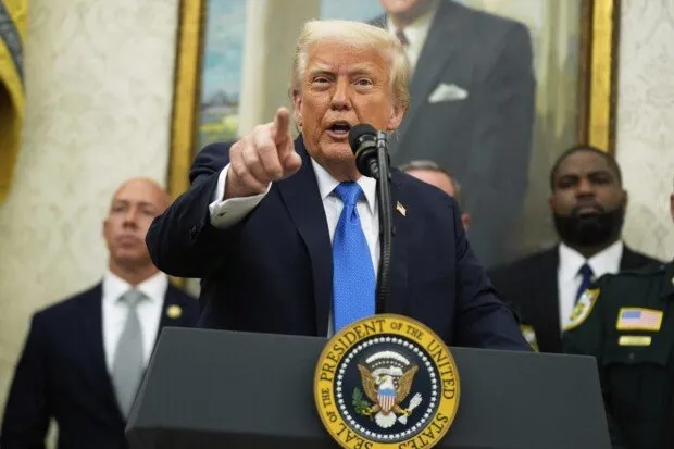 Doanh nghiệp gia đình Trump kiếm được 2 tỷ đô chỉ trong một tháng