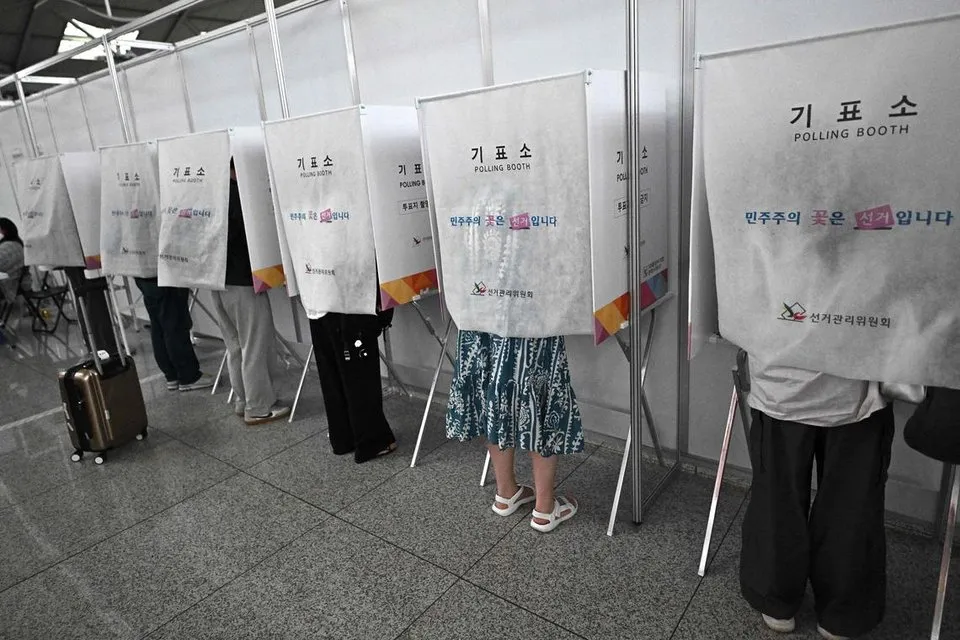 Trong khi ngày bầu cử được ấn định vào ngày 3-6, những người muốn bỏ phiếu sớm được phép làm như vậy vào ngày 29 và 30-5.