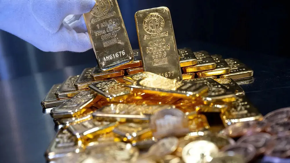 Vàng tăng 1% do đồng đô la Mỹ yếu hơn, bất ổn toàn cầu đang âm ỉ