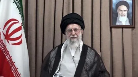 Khamenei nói Iran sẽ không đầu hàng