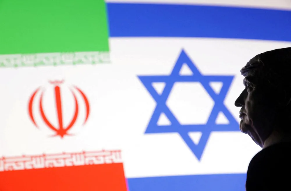 Israel và Iran đồng ý ngừng bắn