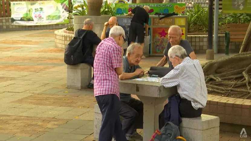 Hồng Kông đối mặt áp lực dân số già như thế nào?