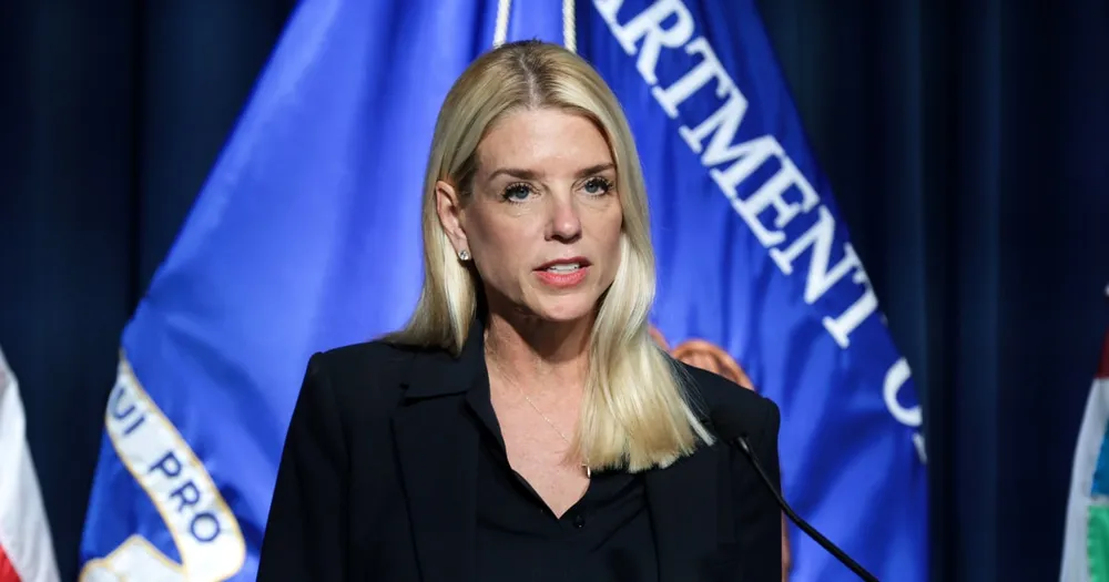 Tổng chưởng lý Hoa Kỳ Pam Bondi.