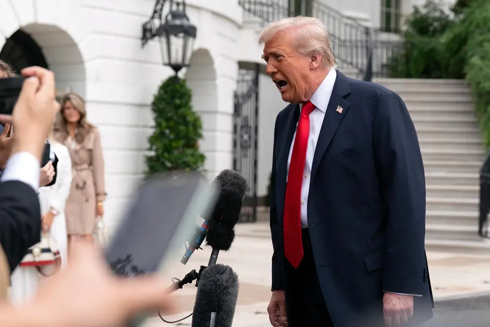 Ông Trump đưa ra tối hậu thư khi áp lực toàn cầu ngày càng tăng về lệnh ngừng bắn ở Gaza.