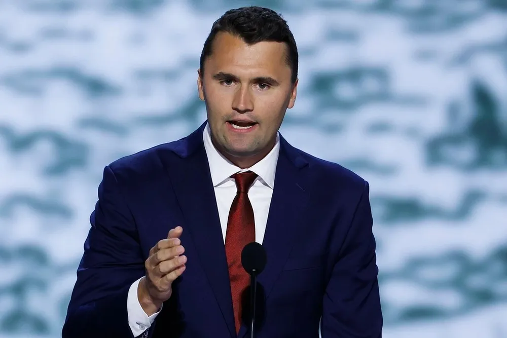 Nhà hoạt động và bình luận viên cánh hữu ở Mỹ Charlie Kirk.