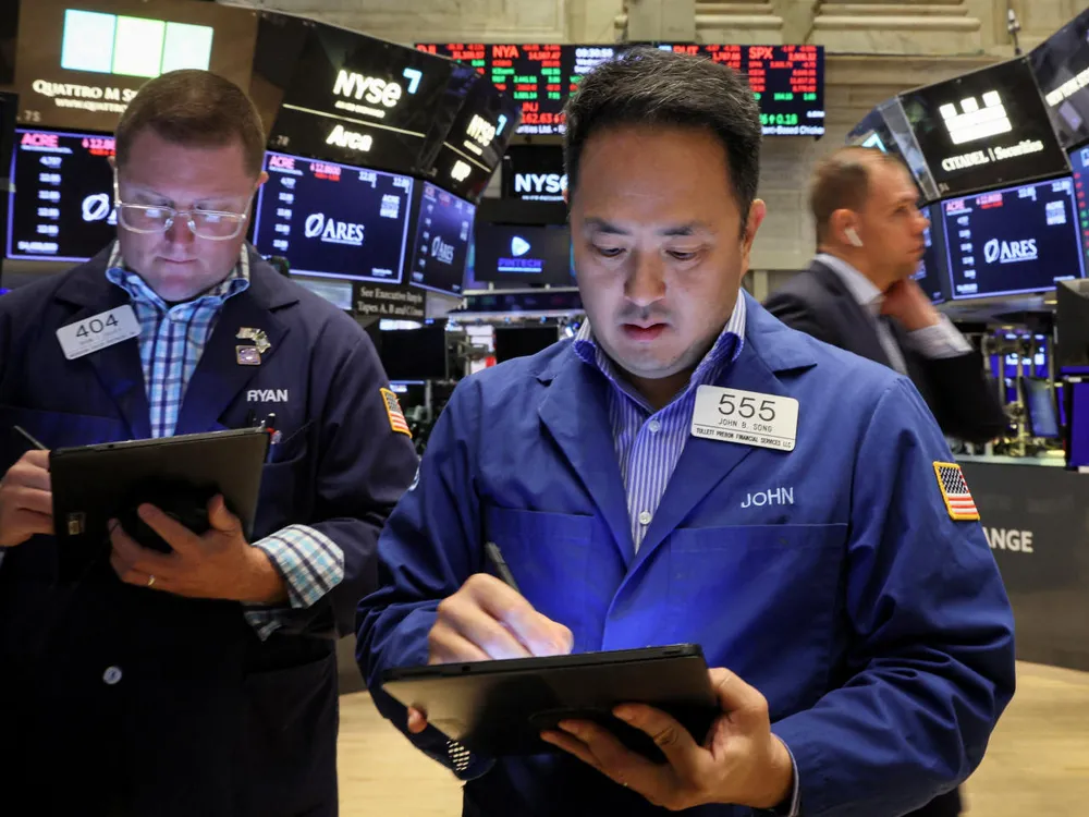 Phố Wall tăng điểm nhờ nhóm ngân hàng và chip