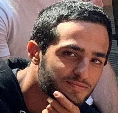 Nimrod Cohen, một người lính, đã bị bắt cóc từ một chiếc xe tăng gần biên giới Gaza (Ảnh: Tài liệu phát tay của Bring Them Home Now)