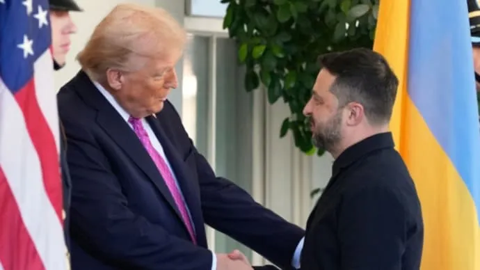Tổng thống Hoa Kỳ Donald Trump chào đón người đồng cấp Ukraine Volodymyr Zelensky tại Nhà Trắng. 