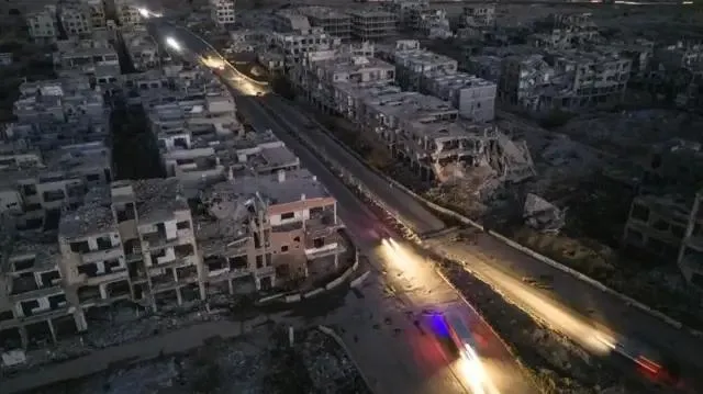 Ảnh chụp từ trên không cảnh tượng tàn phá và các tòa nhà bị sụp đổ tại quận Cobar ở Đông Ghouta, Damascus, vào ngày 6-2.