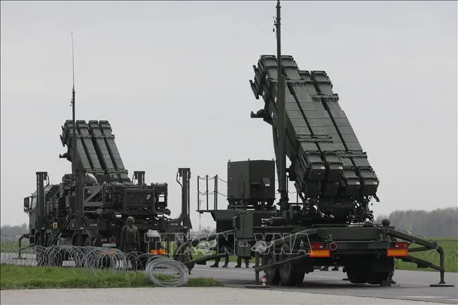 Hệ thống phòng không Patriot của Mỹ tại sân bay Warsaw-Radom ở Radom, Ba Lan. Ảnh: PAP/TTXVN