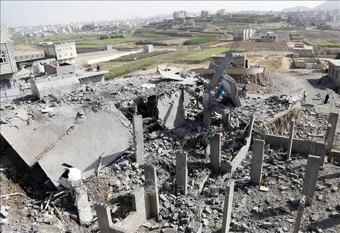 Cảnh tàn phá sau cuộc không kích tại Sanaa, Yemen. Ảnh tư liệu: THX/TTXVN