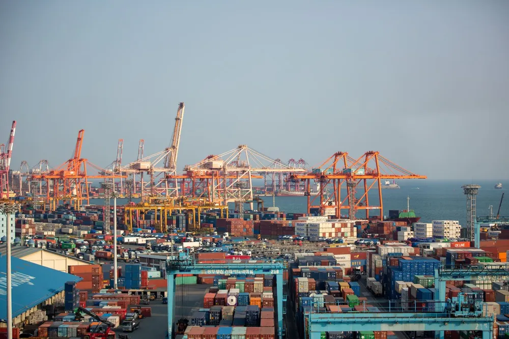  Cảng hàng hóa Busan, Hàn Quốc. Ảnh: THX/TTXVN