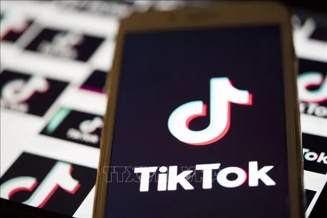 Biểu tượng ứng dụng TikTok trên màn hình điện thoại di động. Ảnh: THX/TTXVN