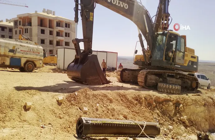 Một mảnh vỡ tên lửa rơi xuống khu dân cư Guneysehir thuộc quận Sahinbey ở Gaziantep, Thổ Nhĩ Kỳ, ngày 9/3/2026. Ảnh: IHA