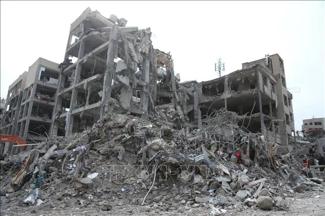 Những tòa nhà bị phá hủy sau các cuộc tấn công tại Tehran ngày 12-3. Ảnh: THX/TTXVN