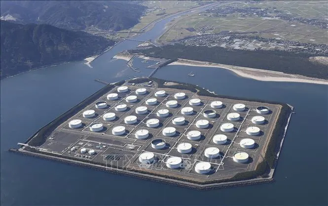 Cơ sở dự trữ dầu quốc gia Shibushi ở Kagoshima, Nhật Bản. Ảnh minh họa: Kyodo/TTXVN