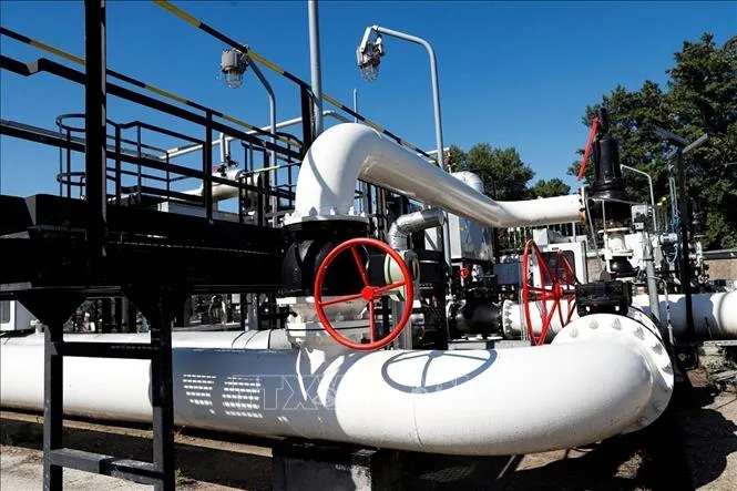 Hệ thống đường ống dẫn khí từ Nga sang Hungary Druzhba ở Szazhalombatta (Hungary). Ảnh: TTXVN